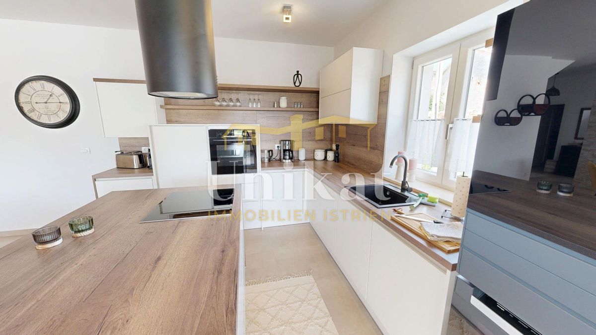 Casa vicino a Vižinada - giardino, piscina, 4 camere da letto